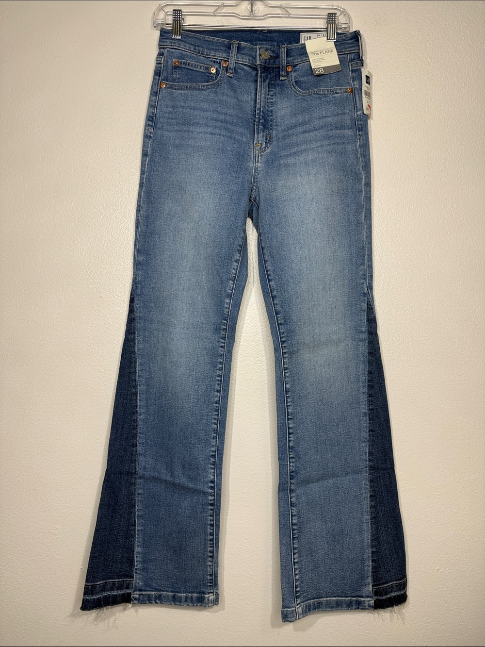 NWT Gap 70s Flare High Rise Jean Size 28 / 6